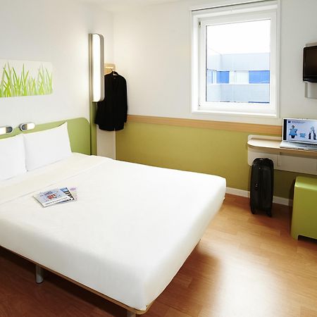 Ibis Budget Лерида Екстериор снимка