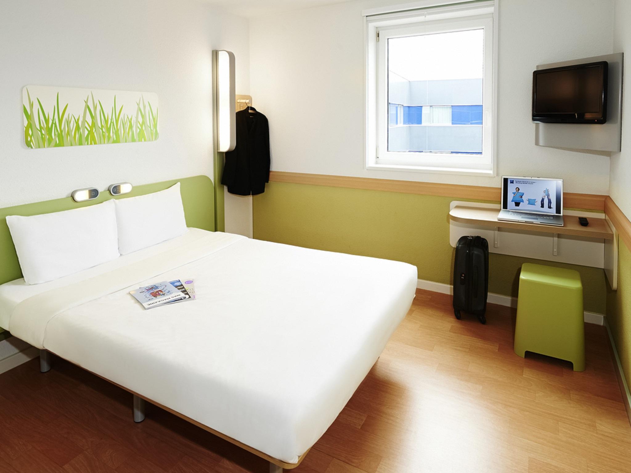 Ibis Budget Лерида Екстериор снимка